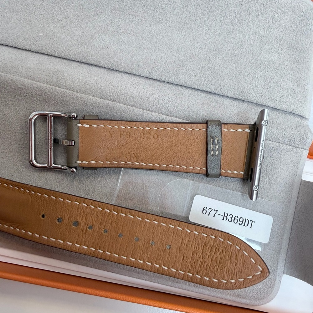 Hermes Double Tour Leather Watch Band in Taupe - Picture 4 of 15